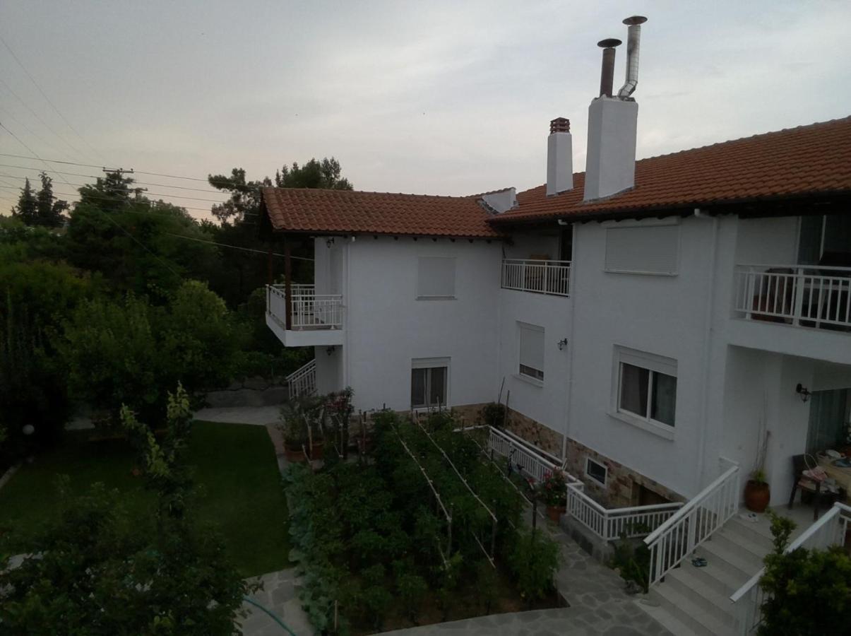 Katerina Rooms Nea Kallikrateia Exterior photo
