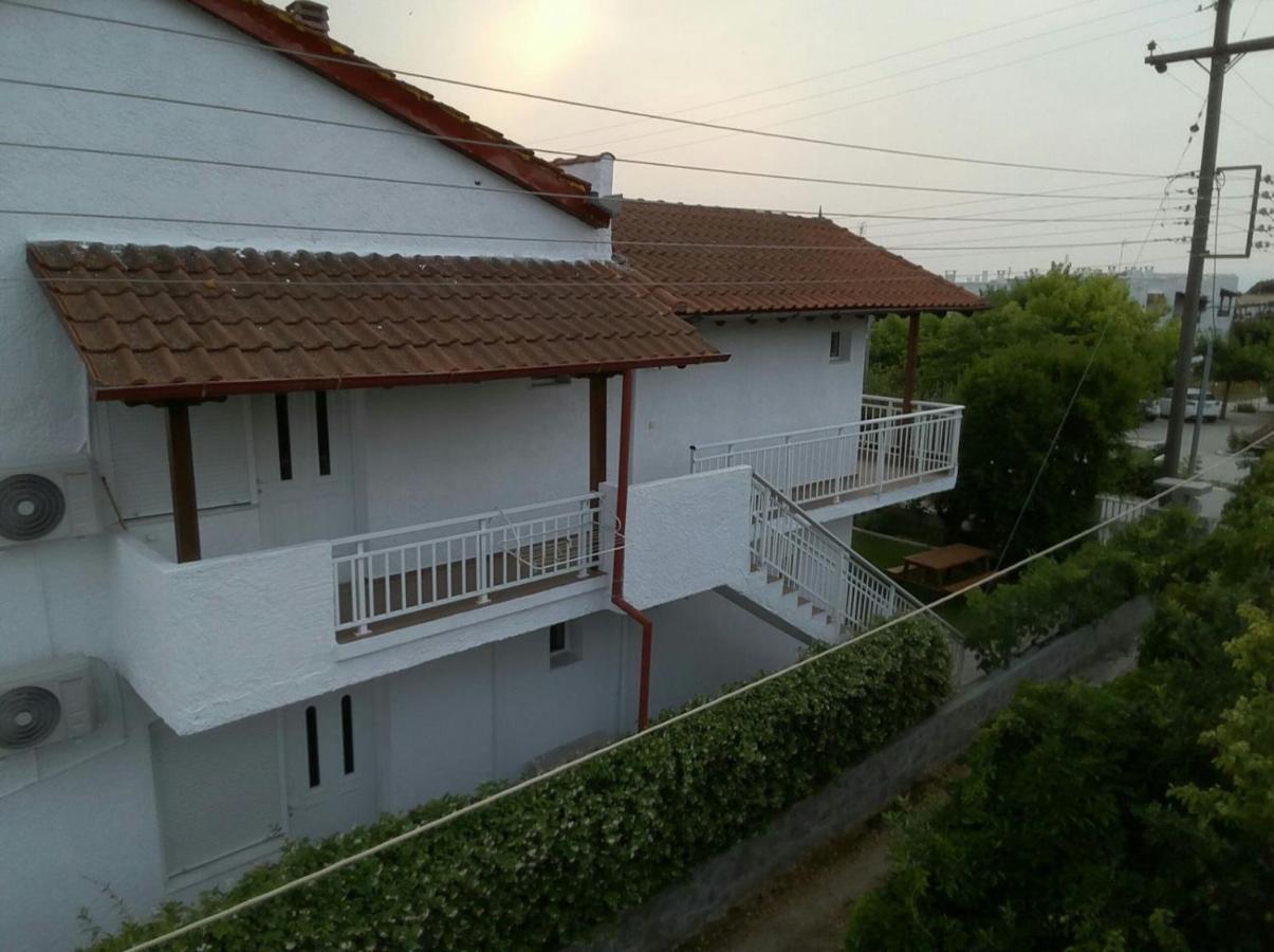 Katerina Rooms Nea Kallikrateia Exterior photo